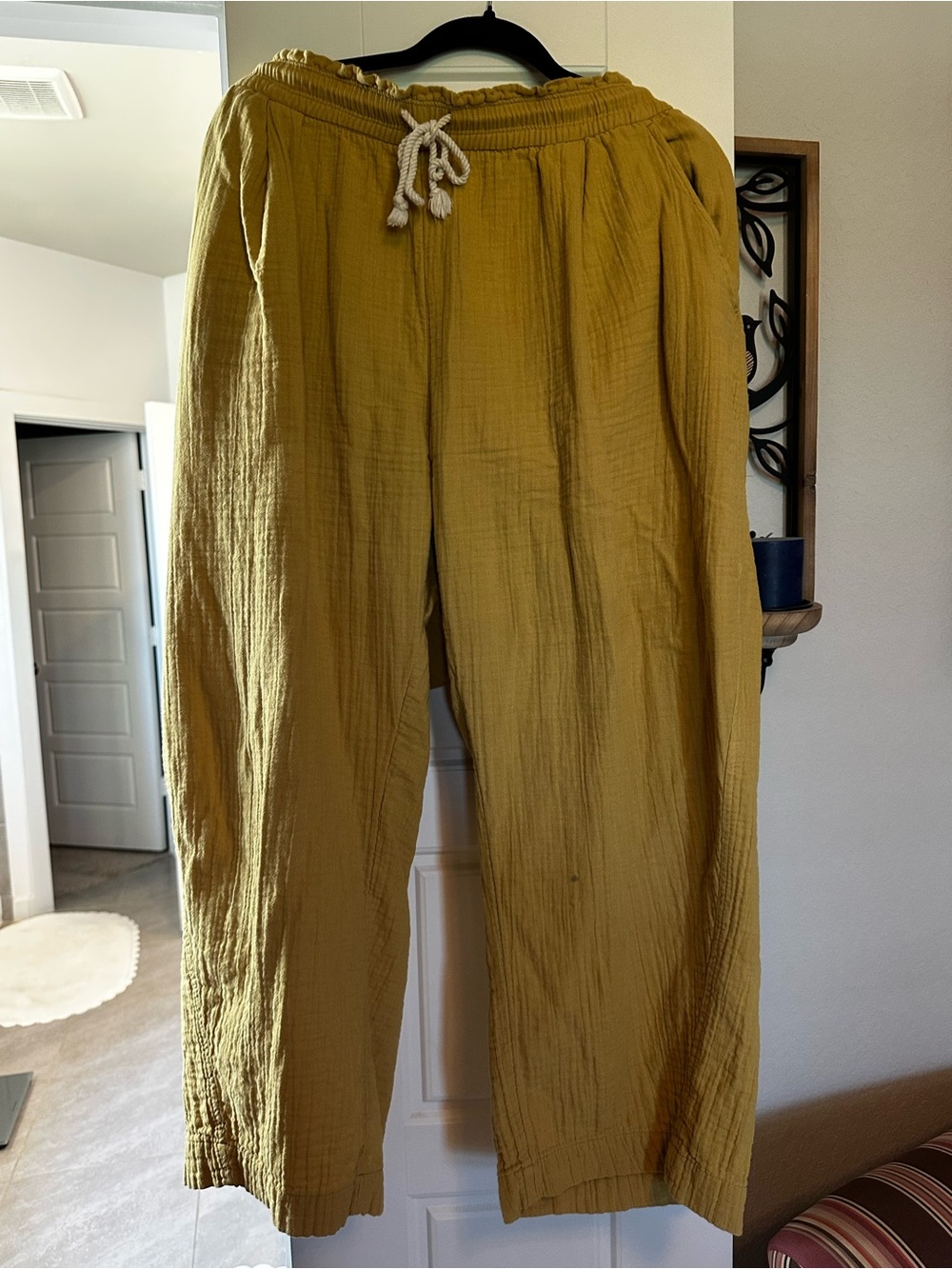 Old Navy Men's Drawstring Relaxed Mustard Joggers